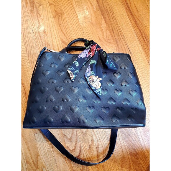 Betsey Johnson Handbags - Betsey Johnson Embossed Heart Satchel Purse Bag Black